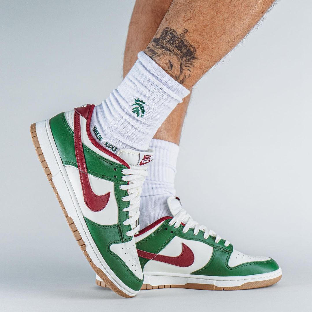 海外 10/1 発売予定！ナイキ ダンク ロー “ゴージグリーン/ホワイト/チームレッド” (NIKE DUNK LOW “Gorge Green/White/Team Red”) [FB7160-161]