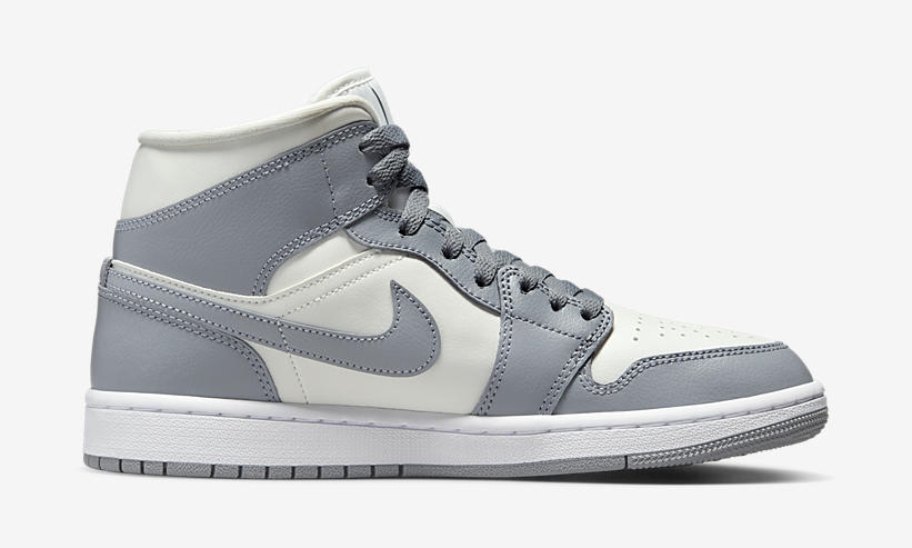 【国内 11/15 発売】ナイキ ウィメンズ エア ジョーダン 1 ミッド “グレー/セイル” (NIKE WMNS AIR JORDAN 1 MID “Grey/Sail”) [BQ6472-115]