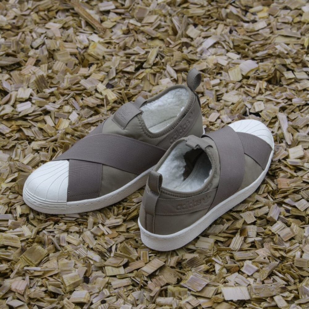 【国内 9/2 発売】アディダス オリジナルス SST スリッポン フリース “テックカーキ” (adidas Originals SST SLIP-ON FLEECE “Tech Khaki”) [GX1365]