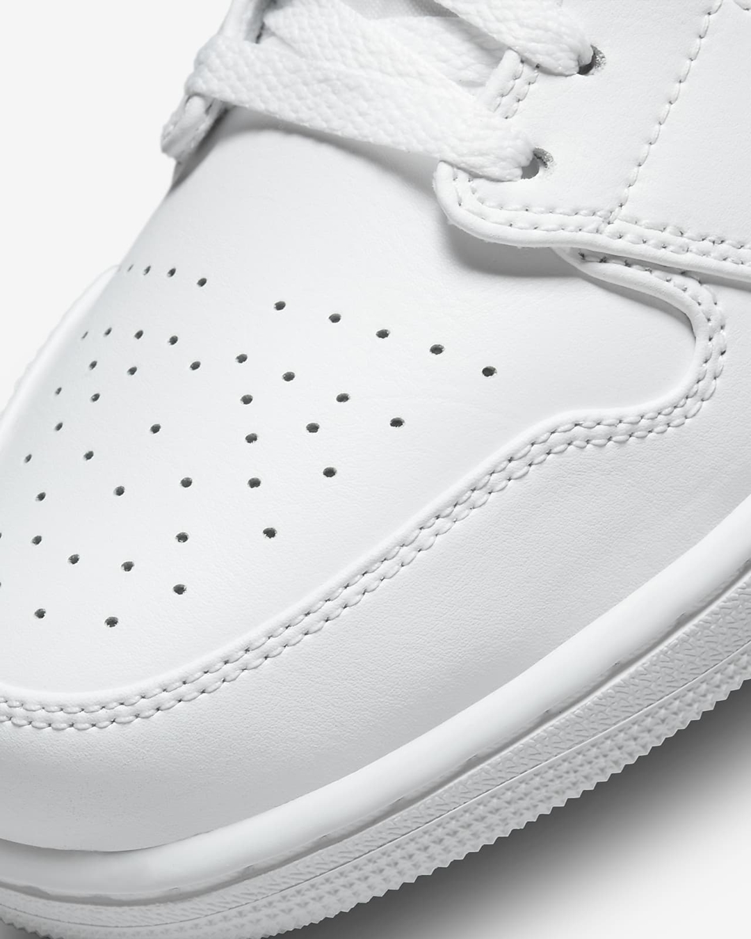 【国内 9/17 発売】ナイキ エア ジョーダン 1 ロー “トリプルホワイト” (NIKE AIR JORDAN 1 LOW “Triple White”) [553558-136]