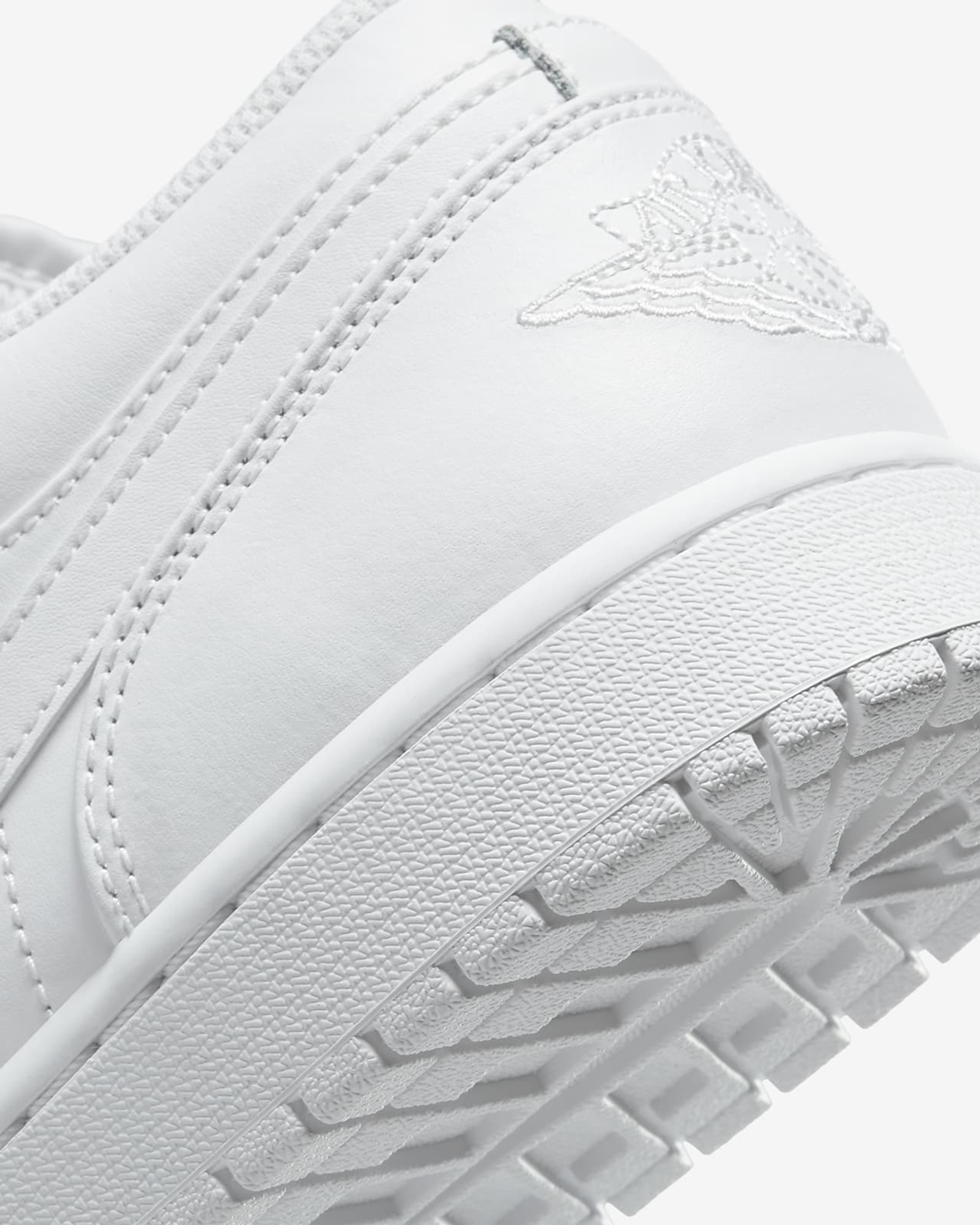 【国内 9/17 発売】ナイキ エア ジョーダン 1 ロー “トリプルホワイト” (NIKE AIR JORDAN 1 LOW “Triple White”) [553558-136]