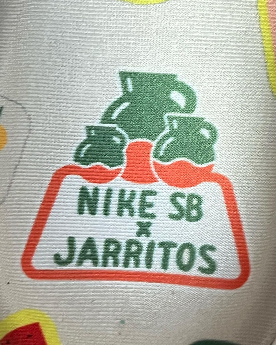 【国内 5/7 発売】Jarritos x NIKE SB DUNK LOW (ジャリトス ハリトス ナイキ SB ダンク ロー) [FD0860-001]