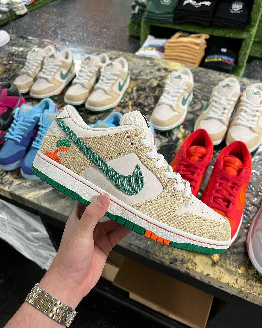 【国内 5/7 発売】Jarritos x NIKE SB DUNK LOW (ジャリトス ハリトス ナイキ SB ダンク ロー) [FD0860-001]