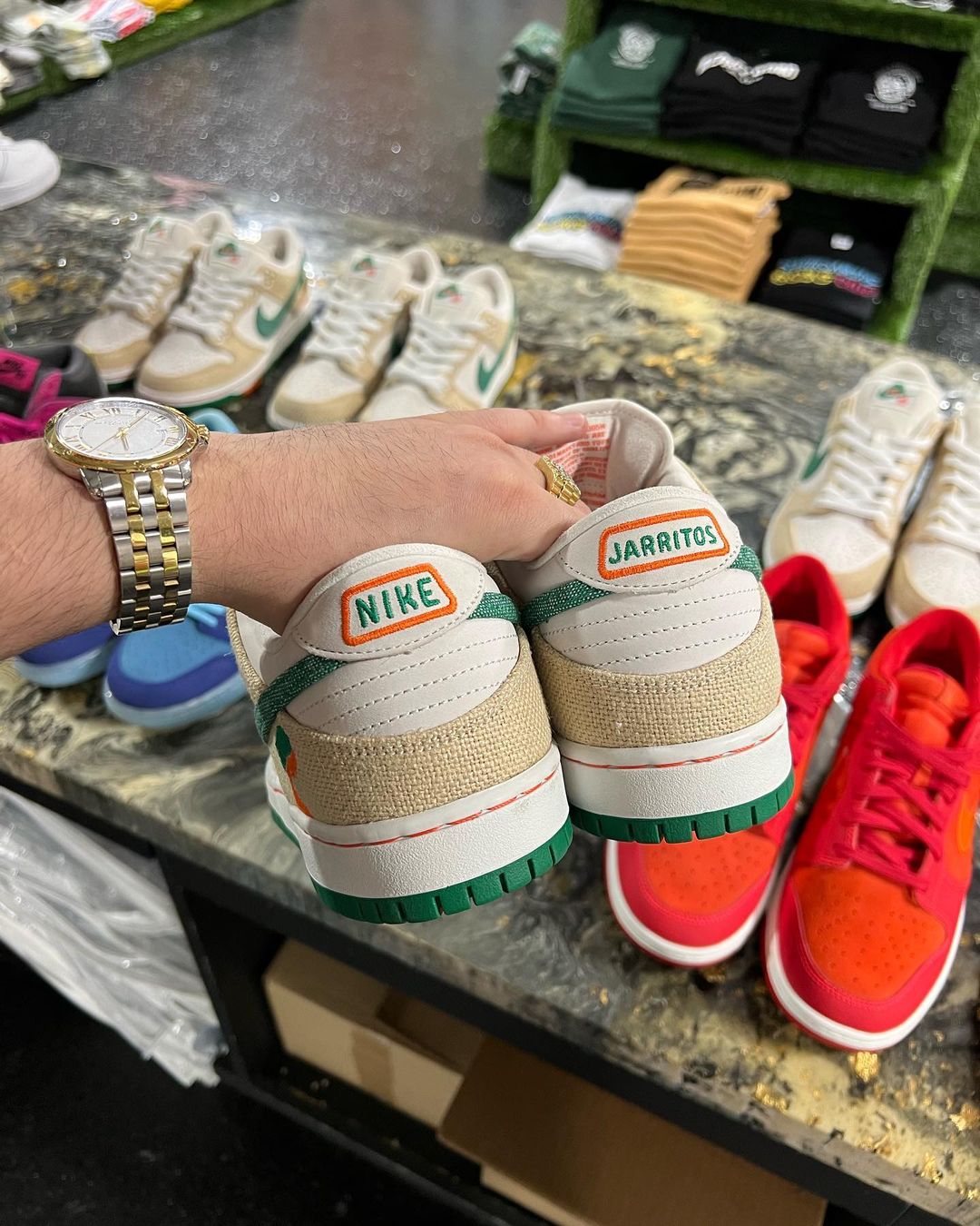 【国内 5/7 発売】Jarritos x NIKE SB DUNK LOW (ジャリトス ハリトス ナイキ SB ダンク ロー) [FD0860-001]