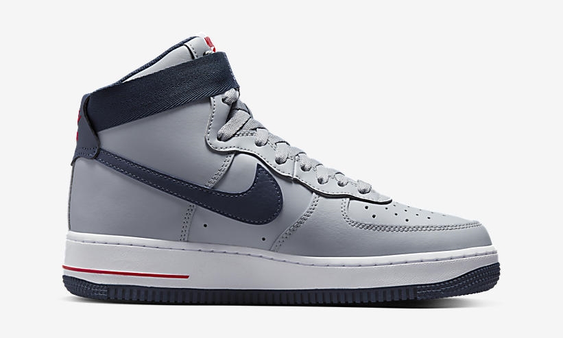 【国内 10/15 発売】ナイキ ウィメンズ エア フォース 1 ハイ QS “ペイトリオッツ/ウルフグレー” (NIKE WMNS AIR FORCE 1 HIGH QS “Patriots/Wolf Grey”) [DZ7338-001]