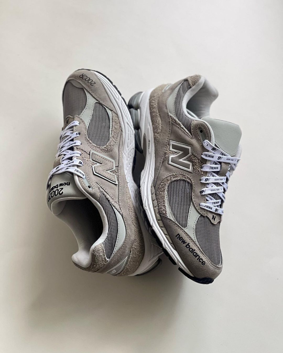 【国内 10/8、11/3 発売】New Balance × N.Hoolywood × INVINCIBLE M1906 RNI/M2002 RXH (ニューバランス エヌハリウッド インヴィンシブル)