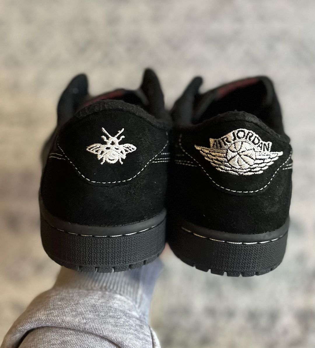 【国内 12/15 発売】トラビス・スコット × ナイキ エア ジョーダン 1 ロー OG “ブラック/ファントム” (TRAVIS SCOTT NIKE AIR JORDAN 1 LOW OG “Black/Phantom”) [DM7866-001]