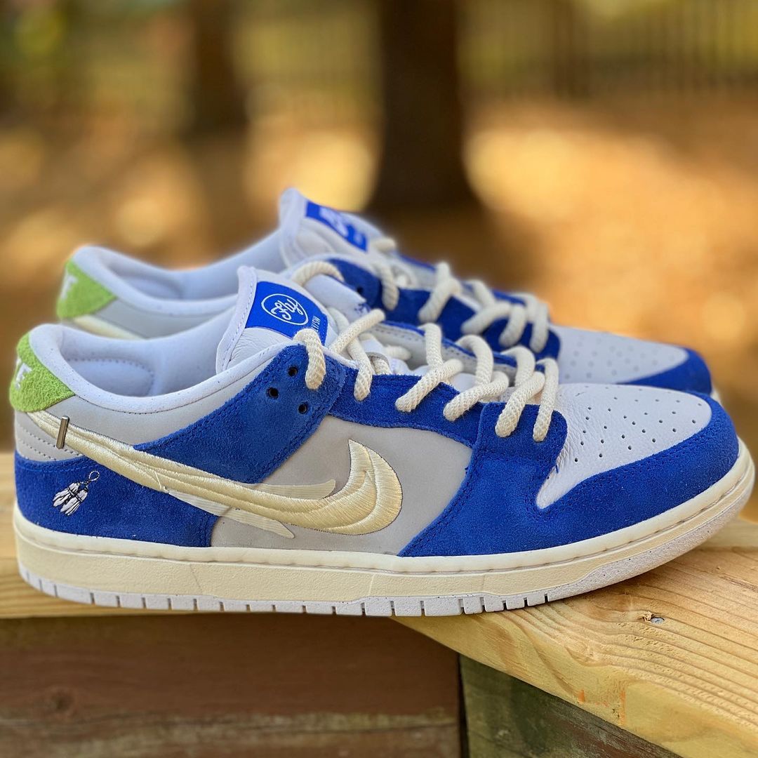 美品 Fly Streetwear NIKE SB Dunk Low ダンク