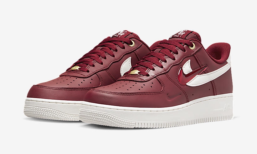 【国内 11/10 発売】ナイキ エア フォース 1 07 ロー プレミアム “レッド” (NIKE AIR FORCE 1 07 LOW PREMIUM “Red”) [DQ7664-600]