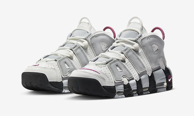 NIKE エアモアアップテンポ  AIR MORE UPTEMPO