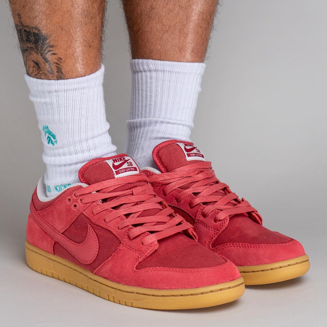 【国内 1/19 発売】ナイキ SB ダンク ロー プロ “アドビレッド/ガム” (NIKE SB DUNK LOW PRO “Adobe Red/Gum”) [DV5429-600]