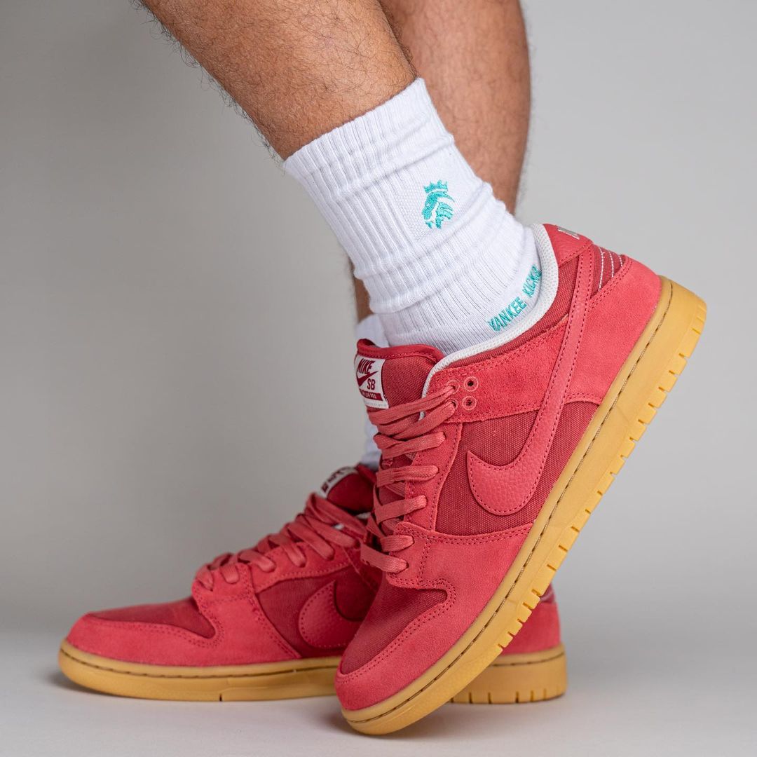 【国内 1/19 発売】ナイキ SB ダンク ロー プロ “アドビレッド/ガム” (NIKE SB DUNK LOW PRO “Adobe Red/Gum”) [DV5429-600]