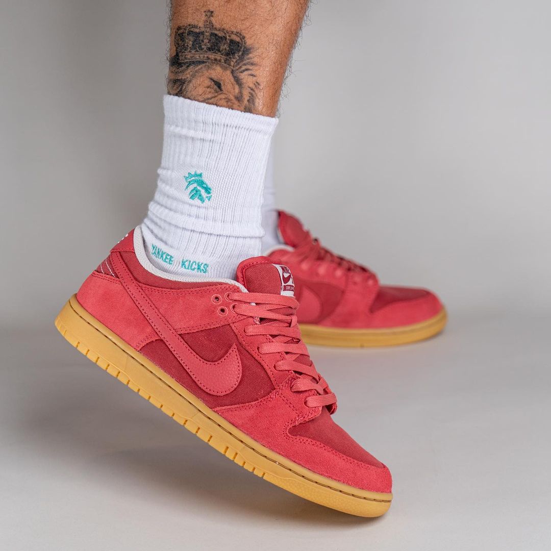 【国内 1/19 発売】ナイキ SB ダンク ロー プロ “アドビレッド/ガム” (NIKE SB DUNK LOW PRO “Adobe Red/Gum”) [DV5429-600]