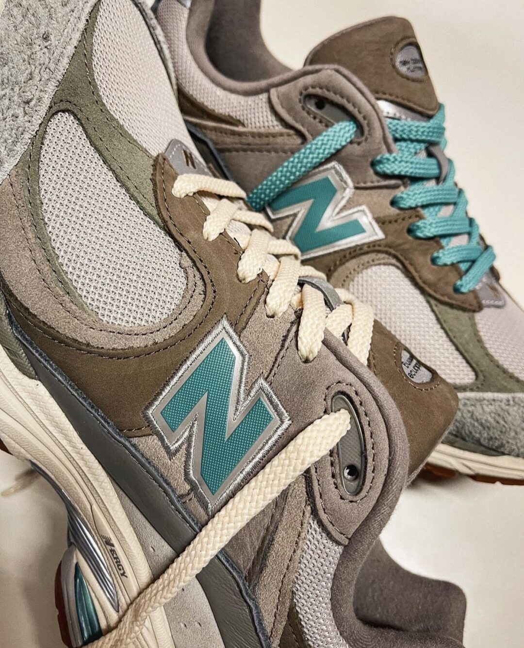 【国内 10/29 発売】atmos × New Balance M2002 RAM “OASIS” (アトモス ニューバランス)