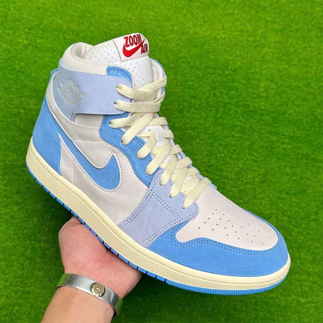 【国内 2/7、2/14 発売】ナイキ エア ジョーダン 1 ハイ ズーム “ユニバーシティブルー” (NIKE AIR JORDAN 1 HIGH ZOOM CMFT “University Blue”) [DV1305-004]