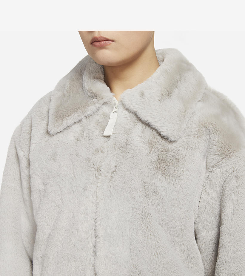 【国内 11/1 発売】ナイキ スポーツウェア ファー ロングコート (NIKE AS WNSW FX FUR GFX AOP LONG JACKET) [DQ6839-010/DQ6839-012]