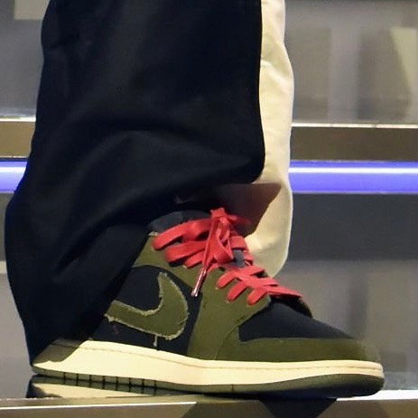 トラビス・スコット × ナイキ エア ジョーダン 1 ロー OG “グラミー/オリーブ” (TRAVIS SCOTT NIKE AIR JORDAN 1 LOW OG “Grammy/Olive”)