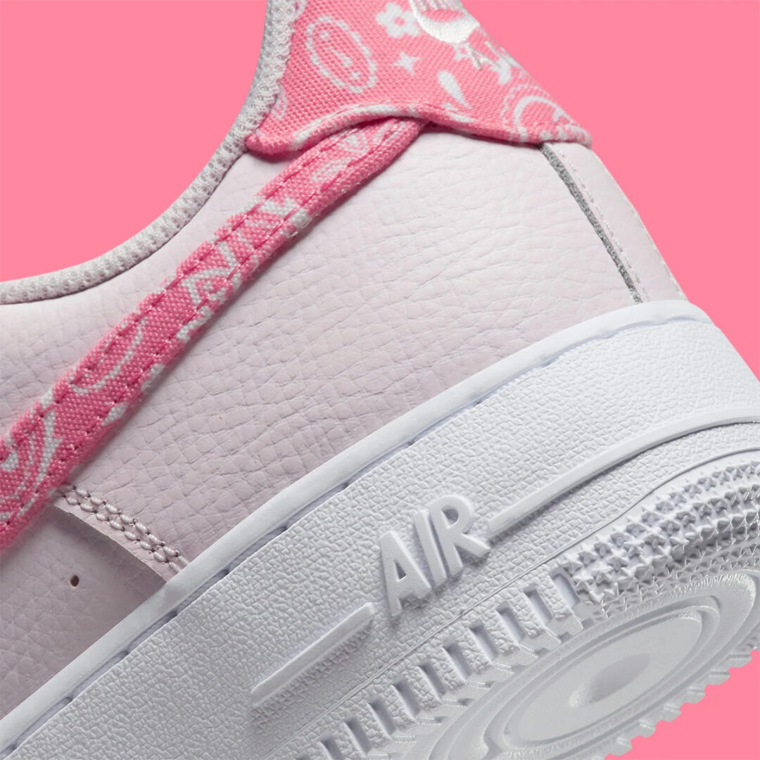 【国内 2/7、2/9 発売】ナイキ エア フォース 1 07 ロー “ピンクペイズリー” (NIKE AIR FORCE 1 07 LOW “Pink Paisley”) [FD1448-664]