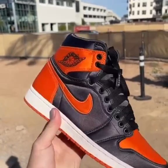 【サンプル】ナイキ ウィメンズ エア ジョーダン 1 “サテン シャッタード バックボード” ブラック (NIKE WMNS AIR JORDAN 1 ”Satin Shattered Backboard” Black)