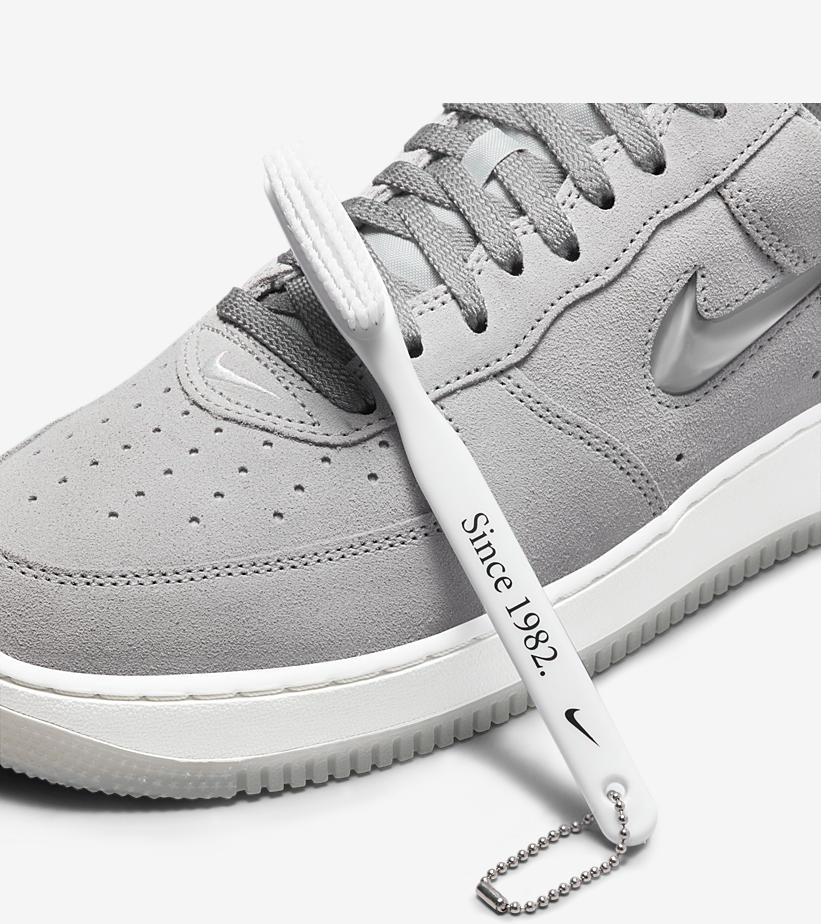 【国内 1/7 発売】ナイキ エア フォース 1 ロー レトロ “ライトスモークグレー” (NIKE AIR FORCE 1 LOW RETRO “Light Smoke Grey”) [DV0785-003]