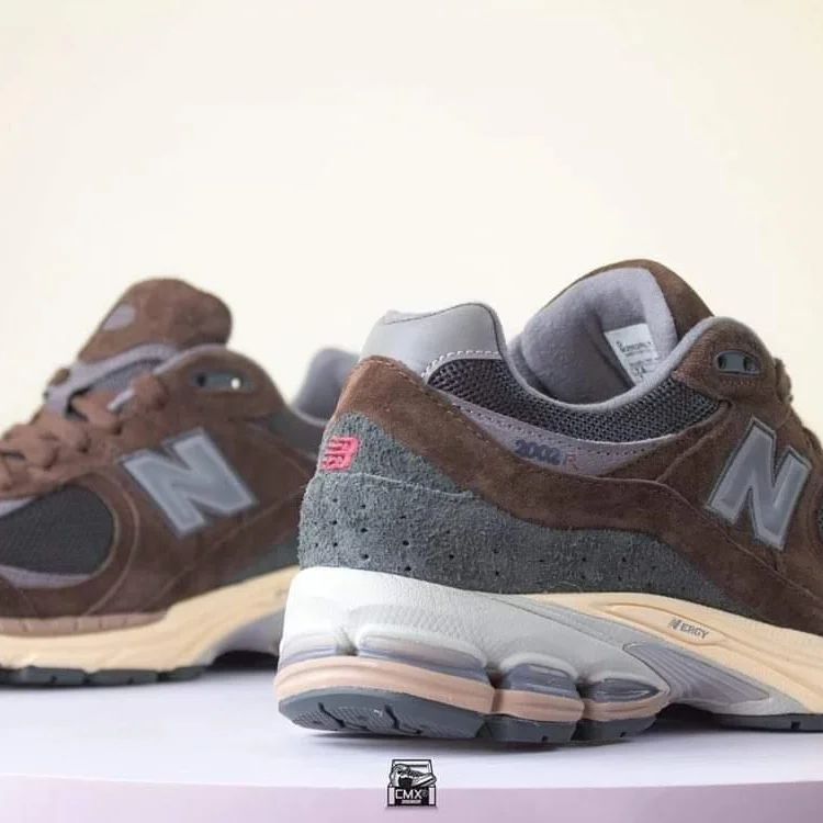 海外発売予定！New Balance M2002 RLY “Brown” (ニューバランス)