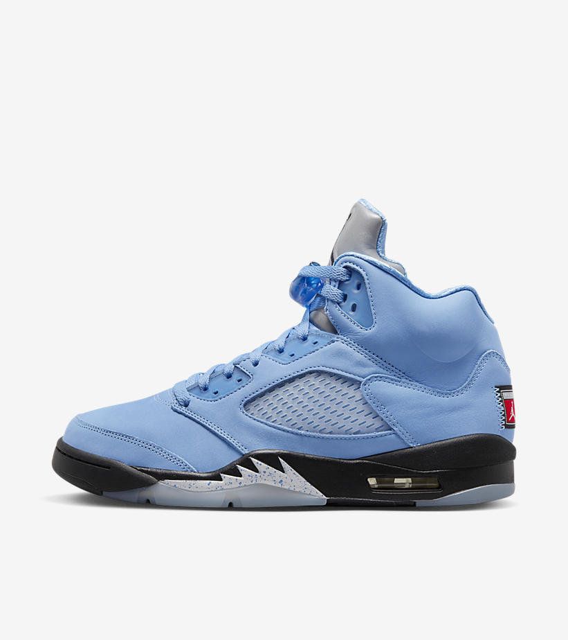 【国内 3/4 発売】ナイキ エア ジョーダン 5 レトロ “UNC/ユニバーシティブルー” (NIKE AIR JORDAN 5 RETRO “UNC/University Blue”) [DV1310-401]