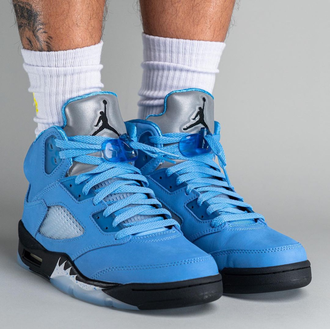 AIR JORDAN 5ユニバーシティブルー