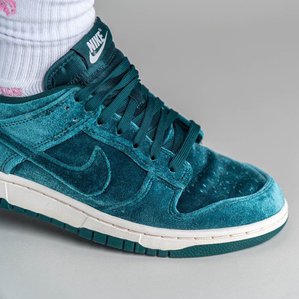 【国内 12/14 発売】ナイキ ダンク ロー “グリーンベルベット” (NIKE DUNK LOW “Green Velvet”) [DZ5224-300]