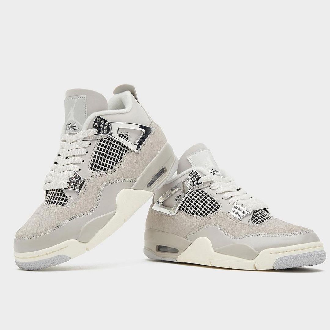 ナイキ エアジョーダン4 フローズンモーメンツ Air Jordan4Retro