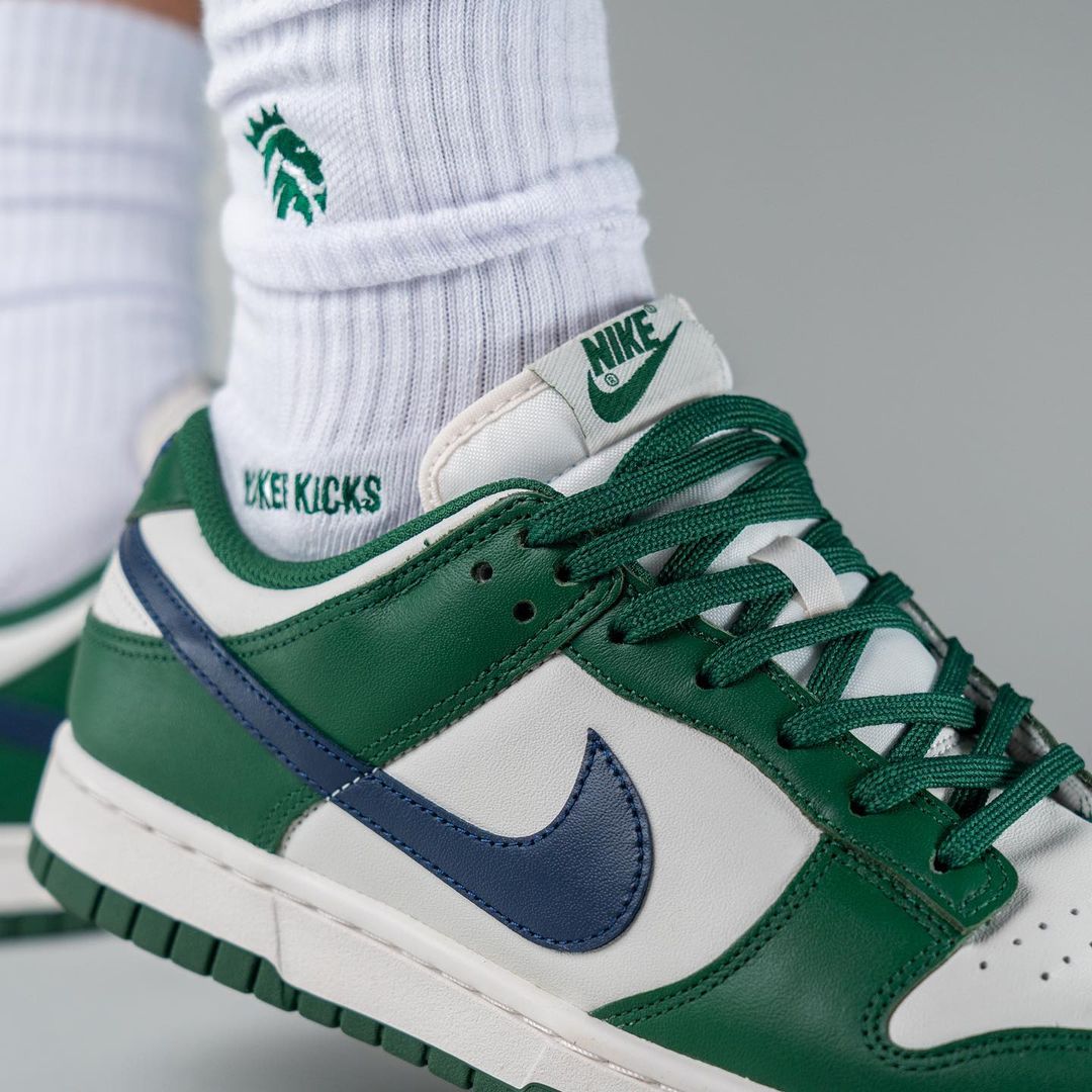 【国内 4/20 発売】ナイキ ウィメンズ ダンク ロー レトロ “ゴージグリーン/ミッドナイトネイビー” (NIKE WMNS DUNK LOW RETRO “Gorge Green/Midnight Navy”) [DD1503-300]