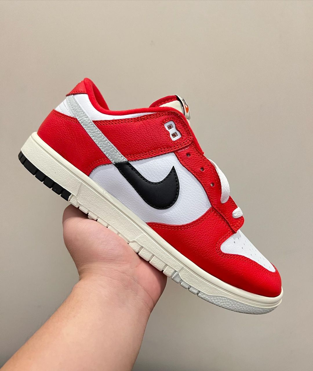 【国内 7/2 発売】ナイキ ダンク ロー レトロ プレミアム “シカゴ スプリット” (NIKE DUNK LOW RETRO PREMIUM “Chicago Split”) [DZ2536-600]