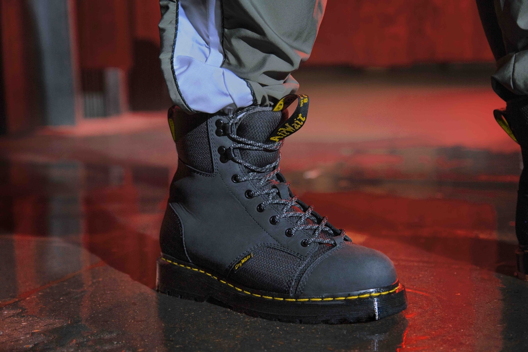 Dr. Martensから耐候性テクノロジーのすべてを集約した究極のウィンターブーツ「1460 LACE TO TOE TRINITY WATERPROOF」が発売 (ドクターマーチン)