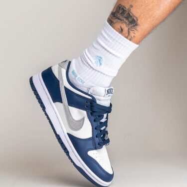 海外 1/31 発売予定！ナイキ ダンク ロー “ミッドナイトネイビー/ホワイト” (NIKE DUNK LOW “Midnight Navy/White”) [FD9749-400]