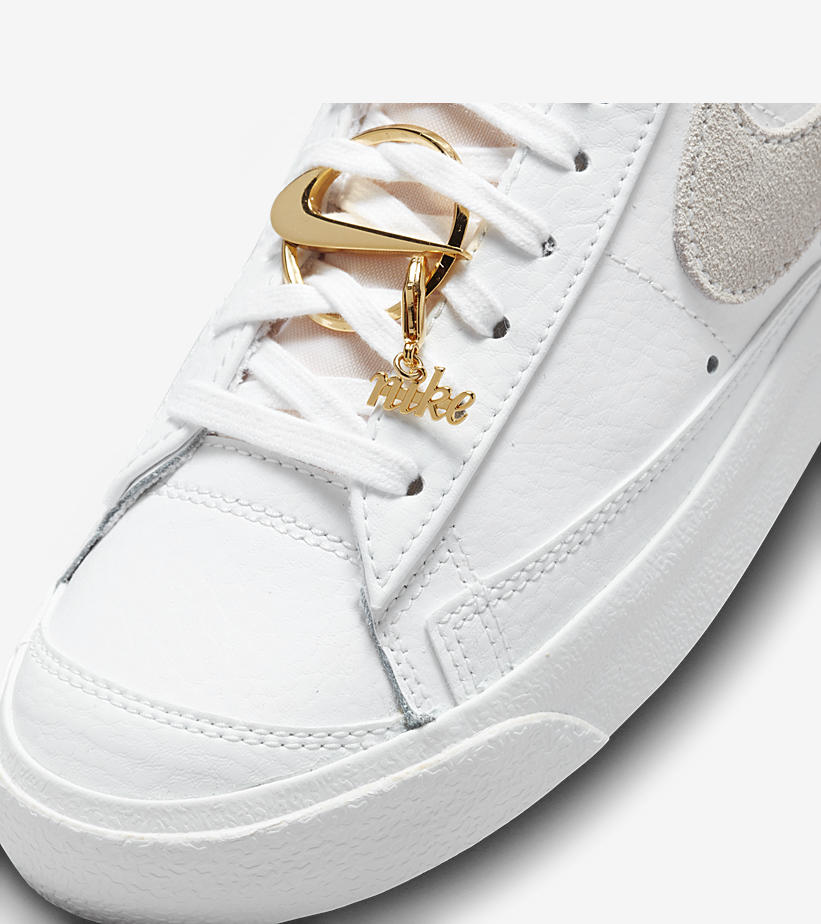 2022年 発売予定！ナイキ ウィメンズ ブレーザー ミッド  77 “ブリング/ホワイト” (NIKE WMNS BLAZER MID 77 “Bling/White”) [FB8475-100]