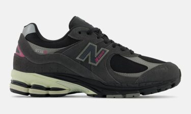 海外発売！New Balance M2002 RGV “Magnet” (ニューバランス)