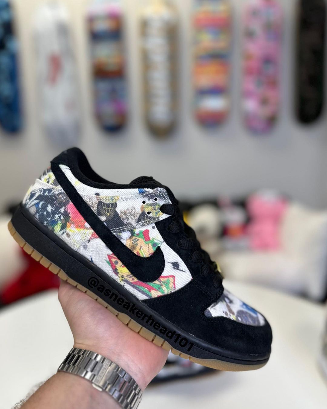 【国内 9/2 発売予定】シュプリーム × ナイキ SB ダンク ロー/ハイ “ラメルジー” (SUPREME NIKE SB DUNK LOW/HIGH 2023 “Rammellzee”) [FD8778-001/FD8779-100]