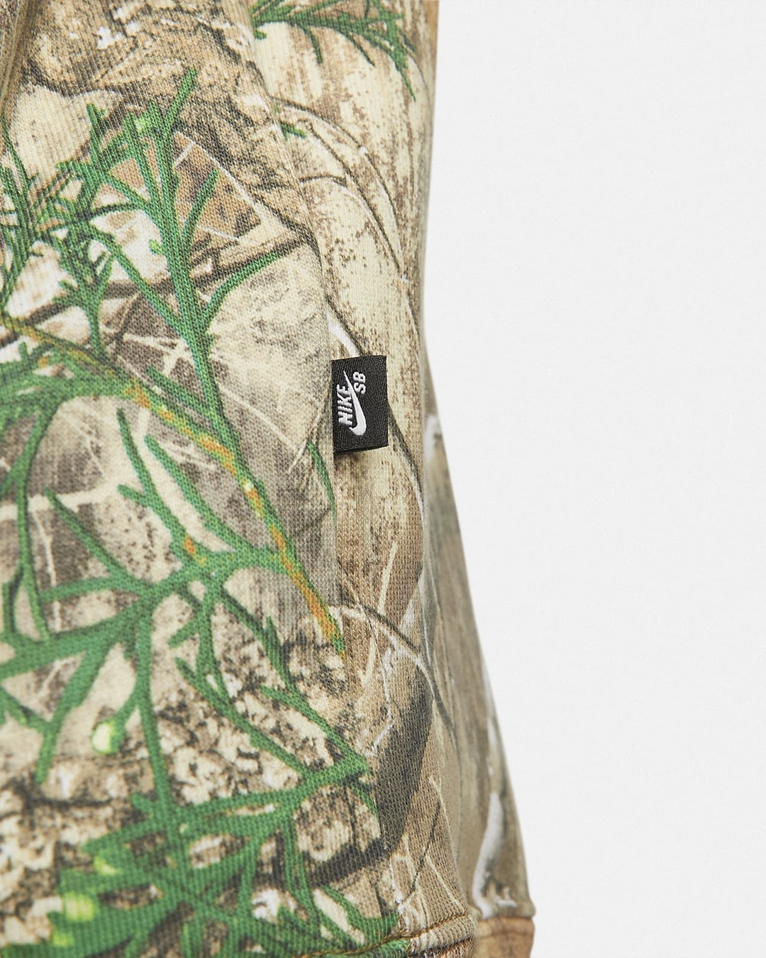 「Realtree」を全面に使用したナイキ SB フリース オールオーバー プリント パーカー & TEE (NIKE SB リアルツリー) [DR1027-247/DR7770-247]