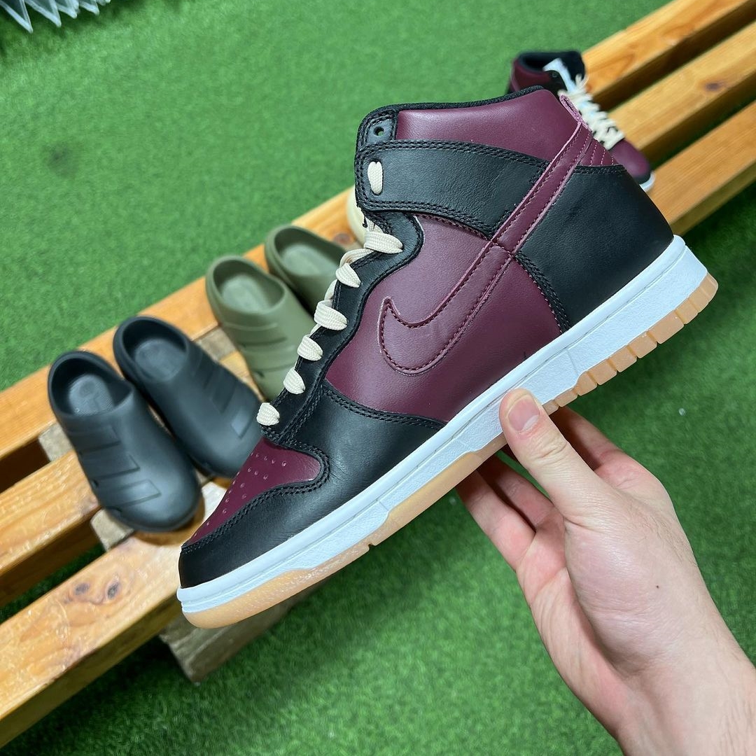 2022年 発売予定！ナイキ ダンク ハイ “ブラック/バーガンディ” (NIKE DUNK HIGH “Black/Burgundy”)