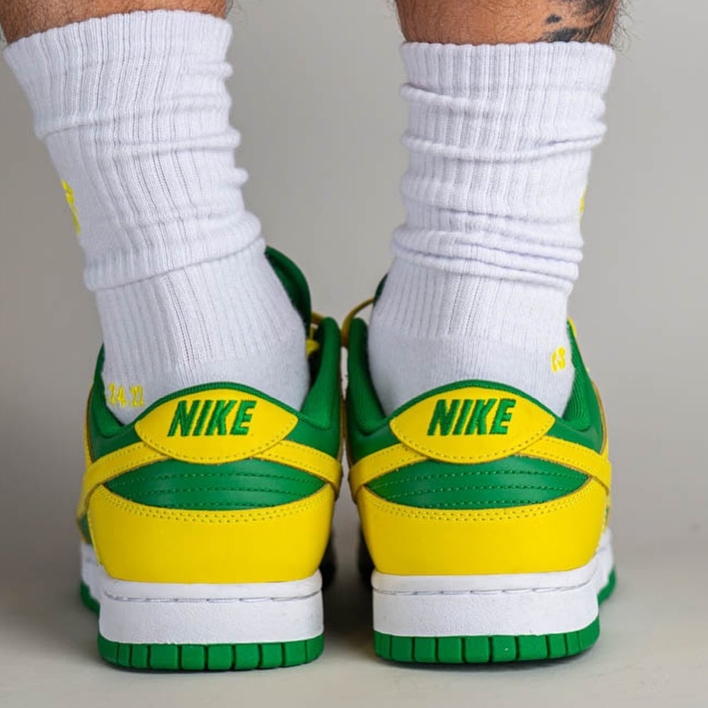 【国内 2/7 発売】ナイキ ダンク ロー レトロ “リバースブラジル (NIKE DUNK LOW RETRO “Reverse Brazil/Apple Green and Yellow Strike”) [DV0833-300]