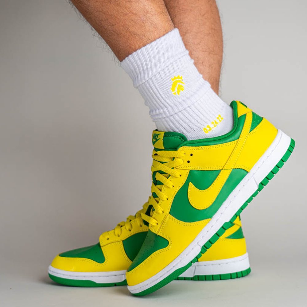 【国内 2/7 発売】ナイキ ダンク ロー レトロ “リバースブラジル (NIKE DUNK LOW RETRO “Reverse Brazil/Apple Green and Yellow Strike”) [DV0833-300]