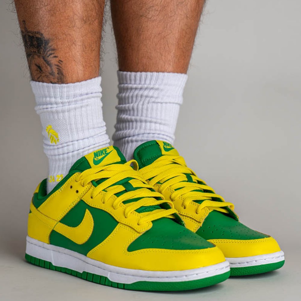 【国内 2/7 発売】ナイキ ダンク ロー レトロ “リバースブラジル (NIKE DUNK LOW RETRO “Reverse Brazil/Apple Green and Yellow Strike”) [DV0833-300]