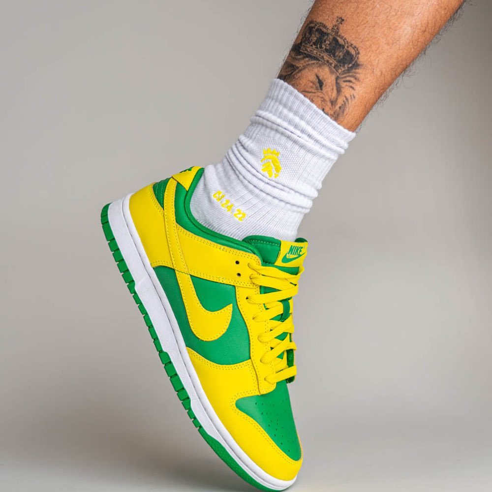 【国内 2/7 発売】ナイキ ダンク ロー レトロ “リバースブラジル (NIKE DUNK LOW RETRO “Reverse Brazil/Apple Green and Yellow Strike”) [DV0833-300]