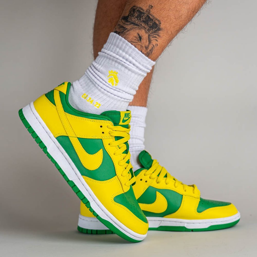 【国内 2/7 発売】ナイキ ダンク ロー レトロ “リバースブラジル (NIKE DUNK LOW RETRO “Reverse Brazil/Apple Green and Yellow Strike”) [DV0833-300]