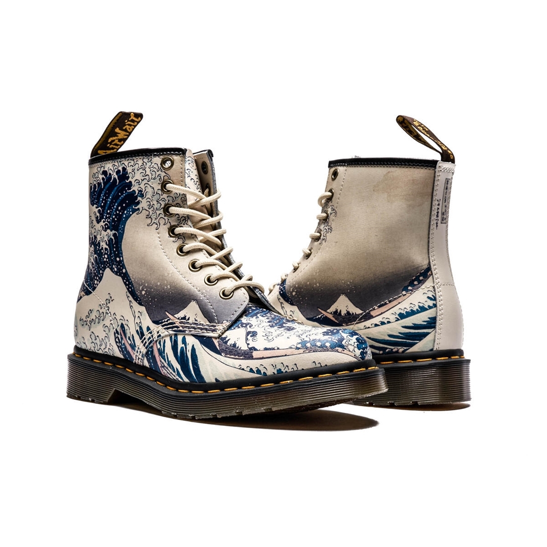 海外 11/25 発売！葛飾北斎のアートを落とし込んだ Dr. Martens 1460 THE MET (ドクターマーチン メトロポリタン美術館 Katsushika Hokusai)