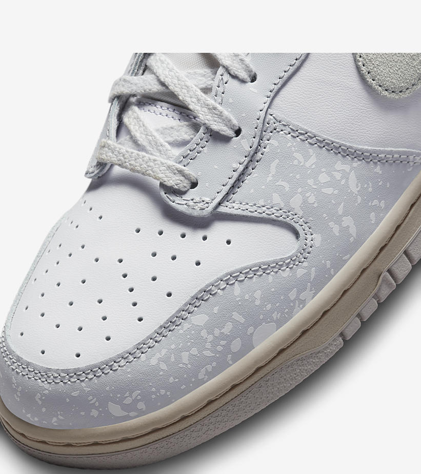 海外発売！ナイキ ダンク ハイ “スプレープリント/グレー/タープ” (NIKE DUNK HIGH “Spray Paint/Grey/Taupe”) [FD9759-100]