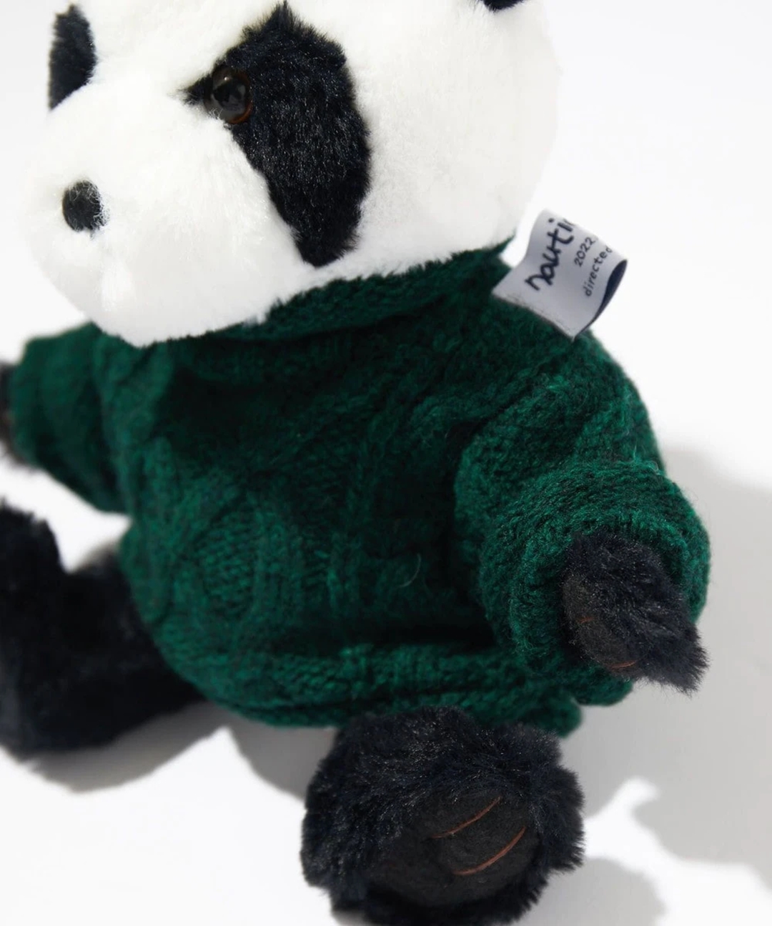 ファッションディレクターの長谷川昭雄氏のディレクション「NAUTICA/ノーティカ」からノベルティとして制作したパンダのぬいぐるみが発売！