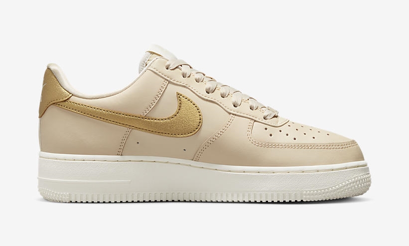 2022年 発売予定！ナイキ ウィメンズ エア フォース 1 07 ロー “ゴールドスウッシュ/ベージュ” (NIKE WMNS AIR FORCE 1 07 LOW “Gold Swoosh/Beige”) [DQ7569-102]