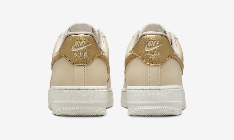 2022年 発売予定！ナイキ ウィメンズ エア フォース 1 07 ロー “ゴールドスウッシュ/ベージュ” (NIKE WMNS AIR FORCE 1 07 LOW “Gold Swoosh/Beige”) [DQ7569-102]