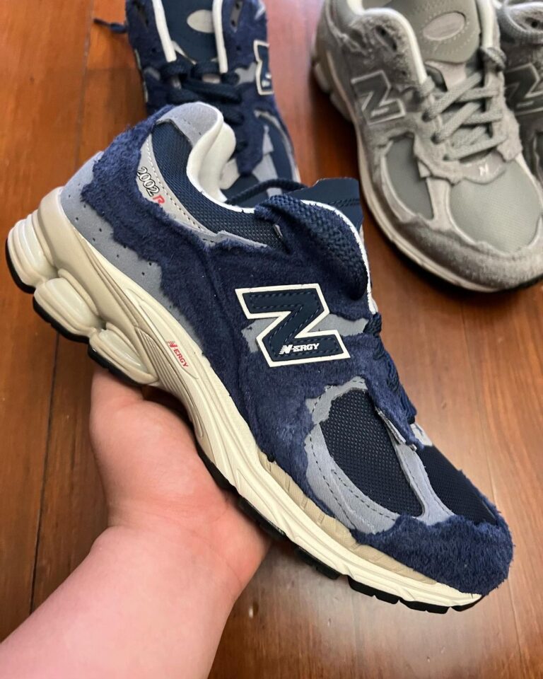 国内 4/21 発売】New Balance M2002 RDK “PROTECTION PACK/Navy