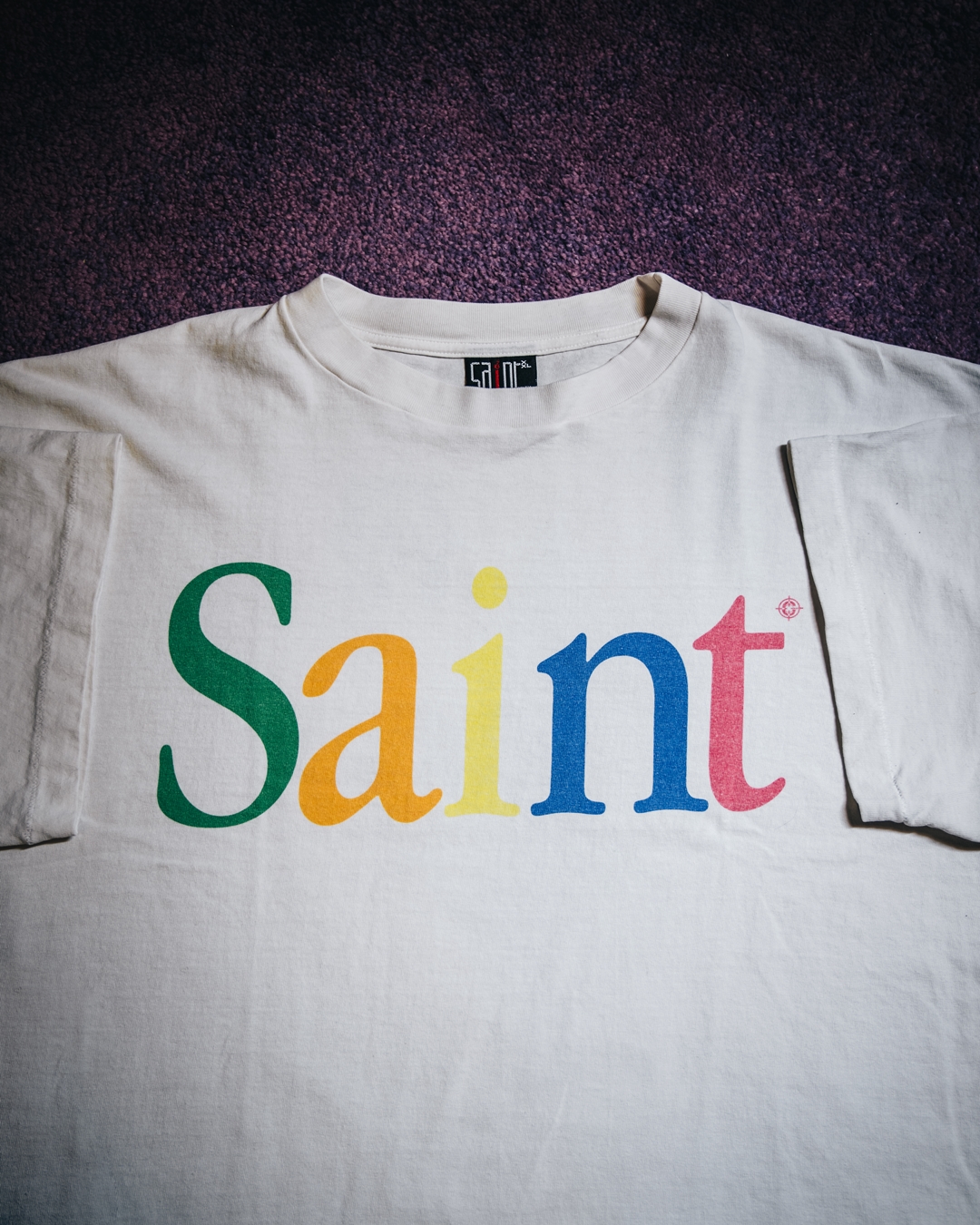 SAINT MxxxxxxのVISUALを撮り続けている「RK/アールケー」とのコラボTEEが12/17 発売 (セントマイケル)